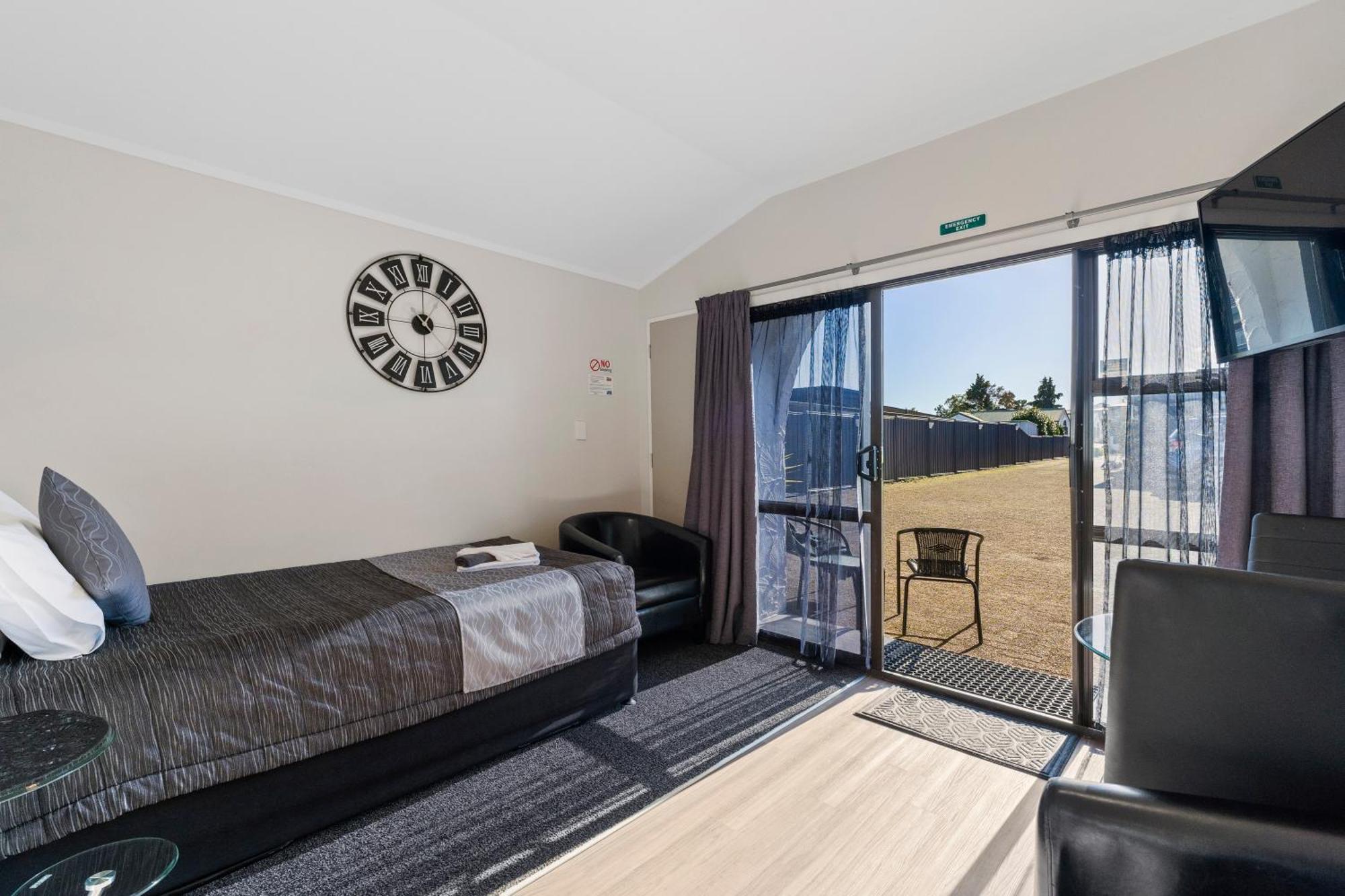 Central Inn Lac Taupo Extérieur photo